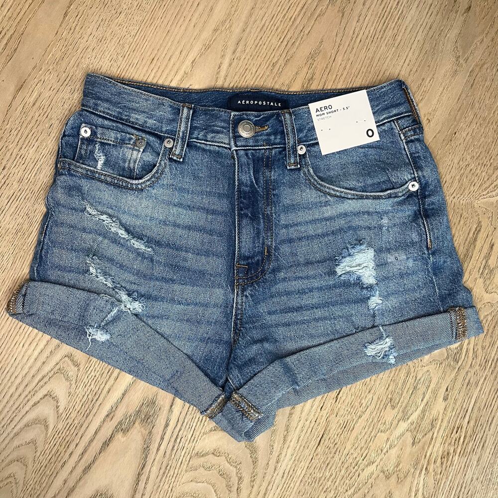 NWT Aero Vintage Shorty Distressed Denim Micro Short 2.5” Inseam Women’s Size 2
